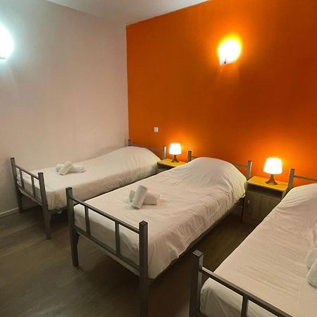 Hotel- Restaurant Le Saint Quentin エクステリア 写真