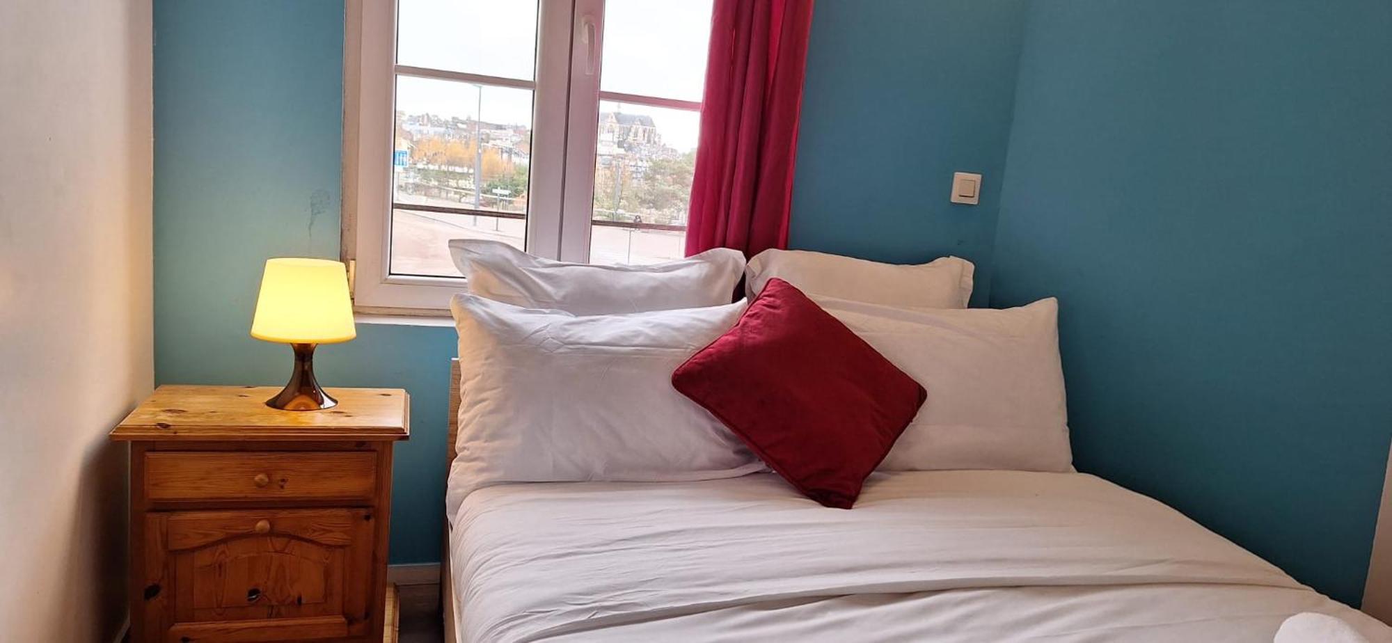 Hotel- Restaurant Le Saint Quentin エクステリア 写真