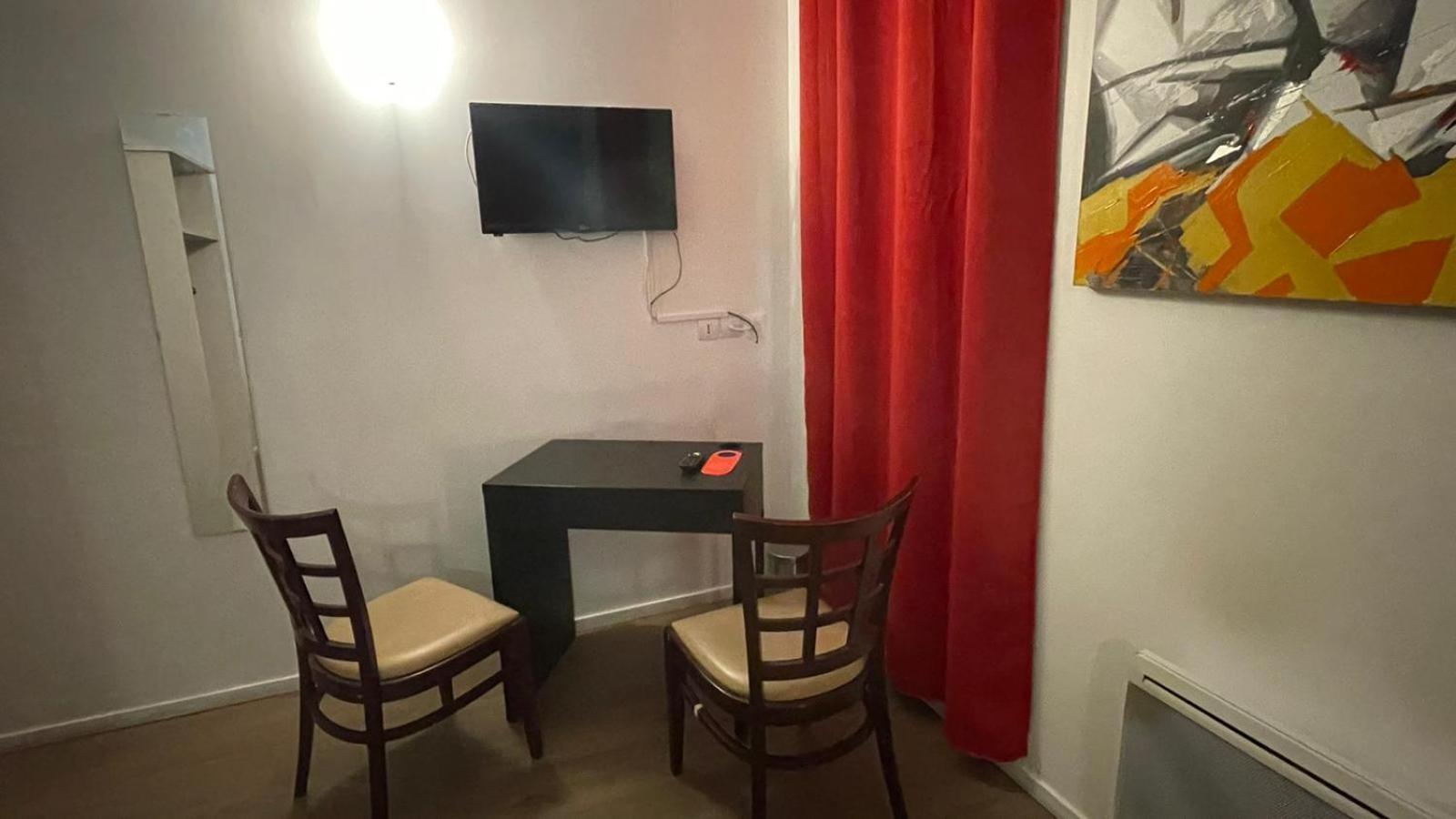 Hotel- Restaurant Le Saint Quentin エクステリア 写真