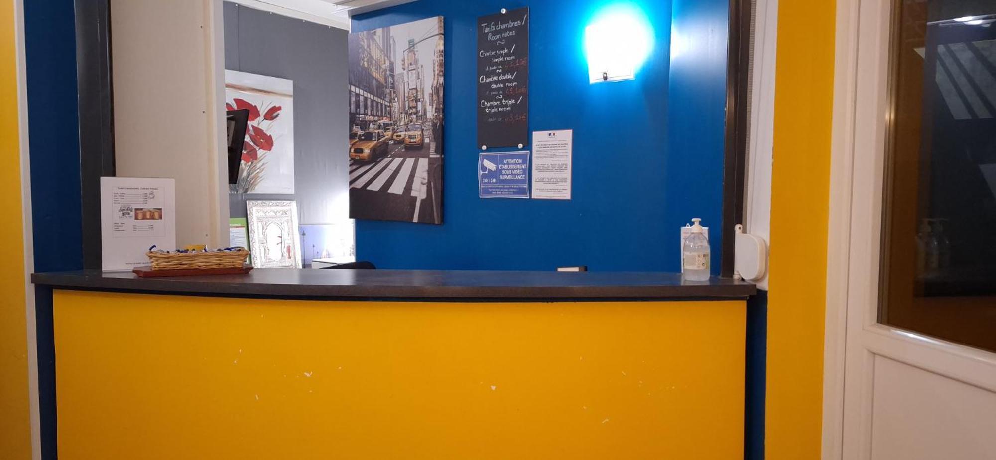 Hotel- Restaurant Le Saint Quentin エクステリア 写真