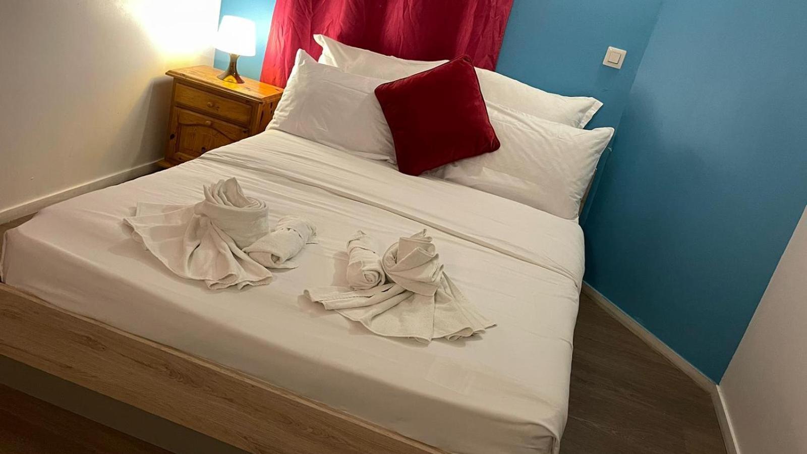 Hotel- Restaurant Le Saint Quentin エクステリア 写真