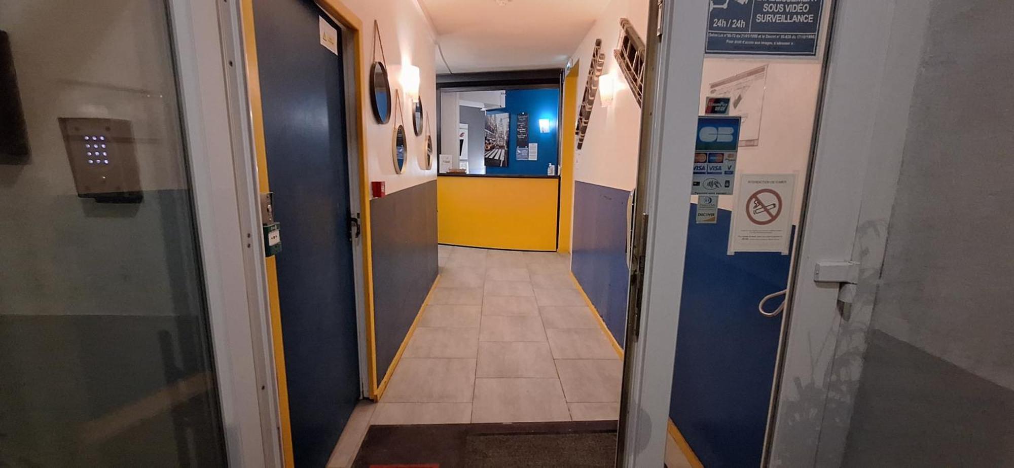 Hotel- Restaurant Le Saint Quentin エクステリア 写真