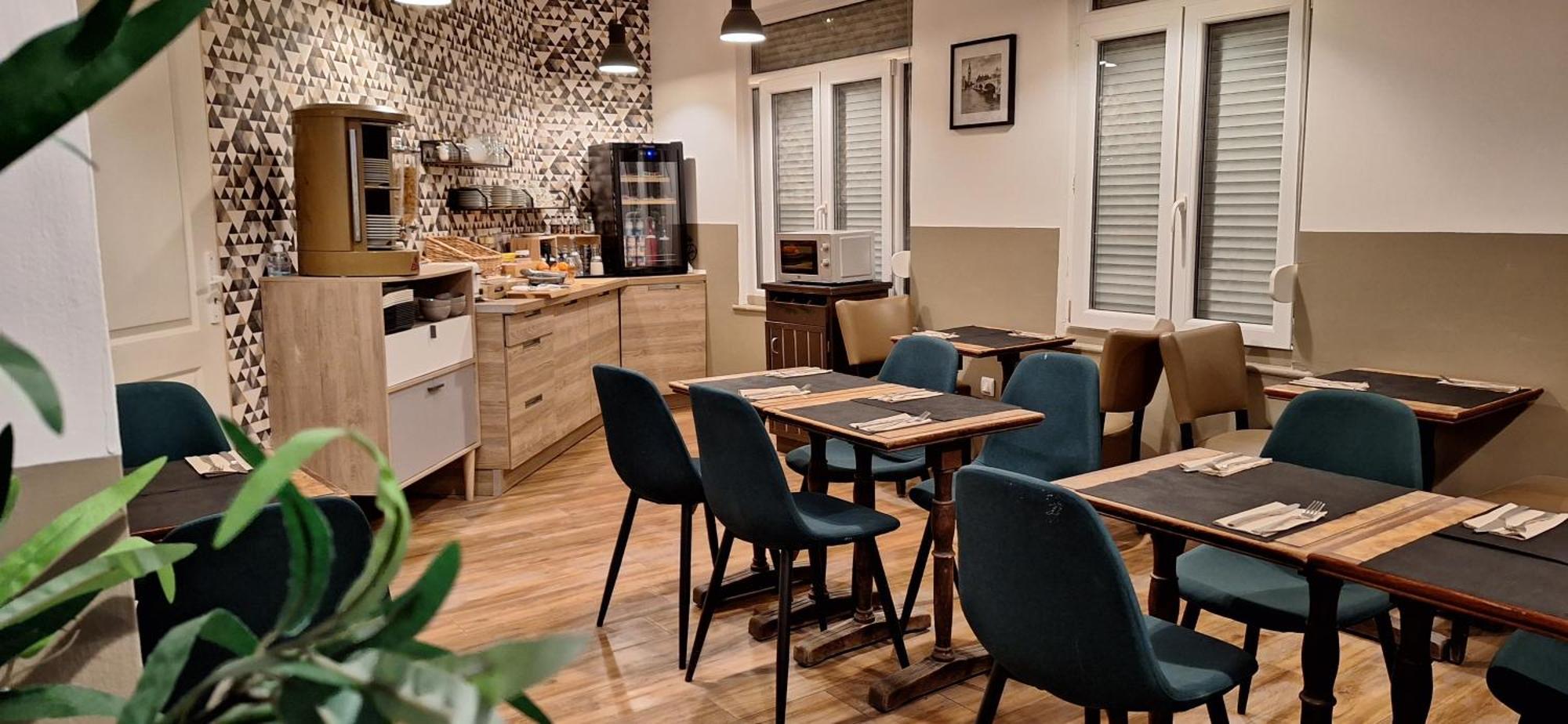 Hotel- Restaurant Le Saint Quentin エクステリア 写真