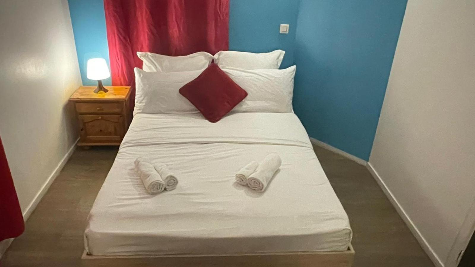 Hotel- Restaurant Le Saint Quentin エクステリア 写真