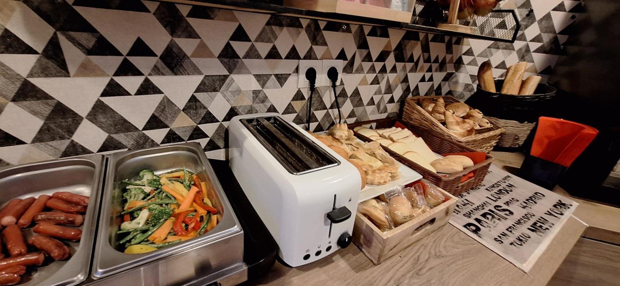 Hotel- Restaurant Le Saint Quentin エクステリア 写真